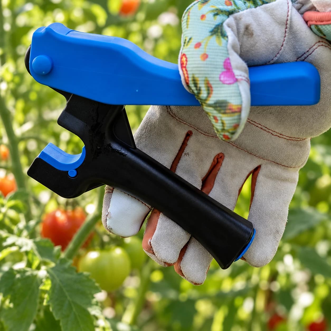 AI-enhanced lever irrigation punch — grip; illustrative view